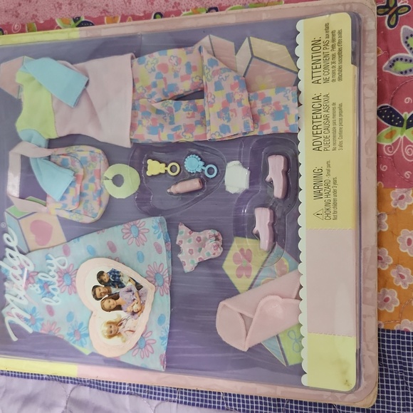 FEATURES MIDGE,BARBIES BEST FRIEND. - Picture 5 of 13